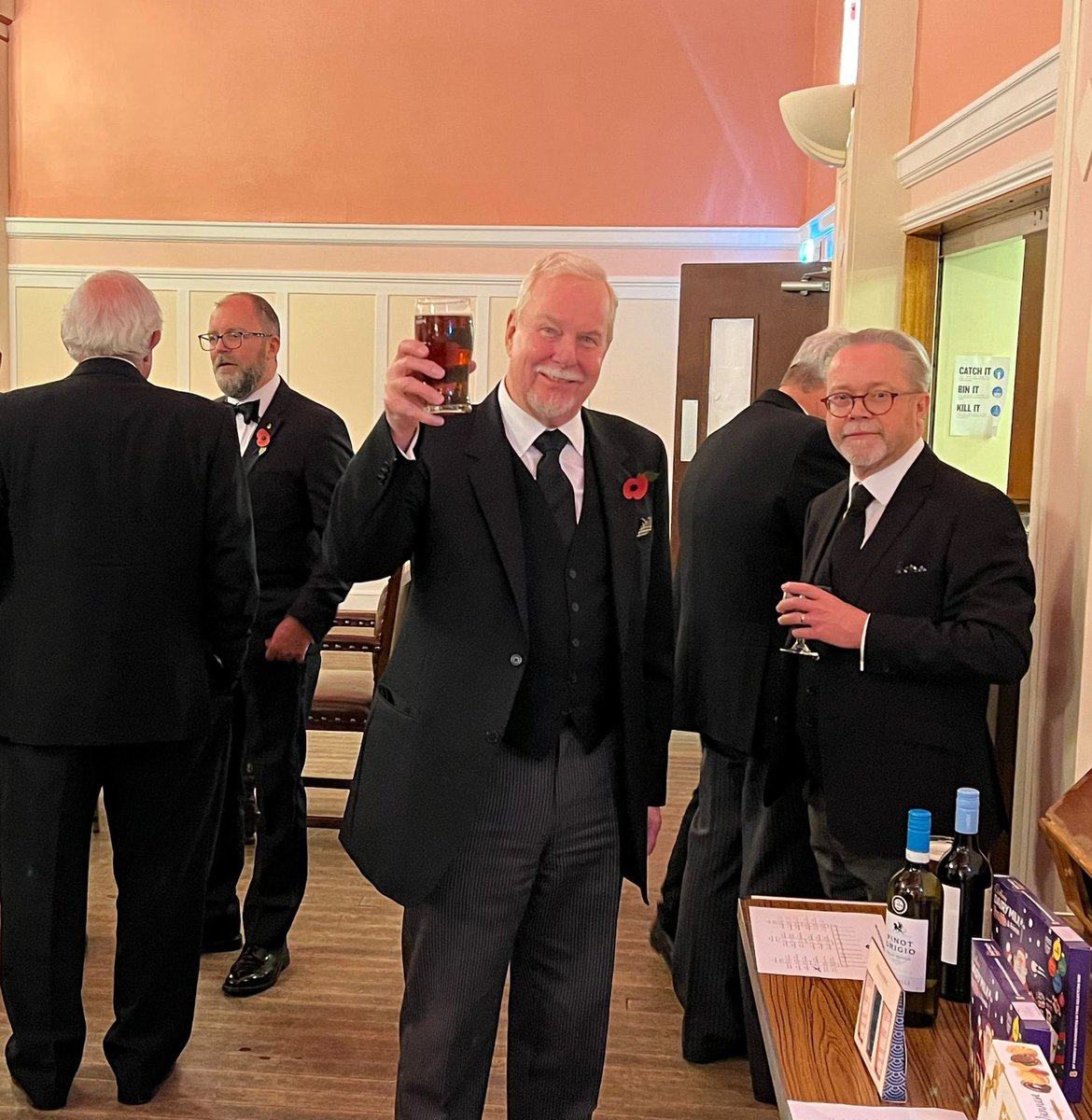 NHMasons's tweet photo. Excellent installation at Lodge of St Paul - new WM Bro Red Litchfield, with father Lodge DC WBro Phil Litchfield. @UGLE_GrandLodge https://t.co/AtCDfKcULO