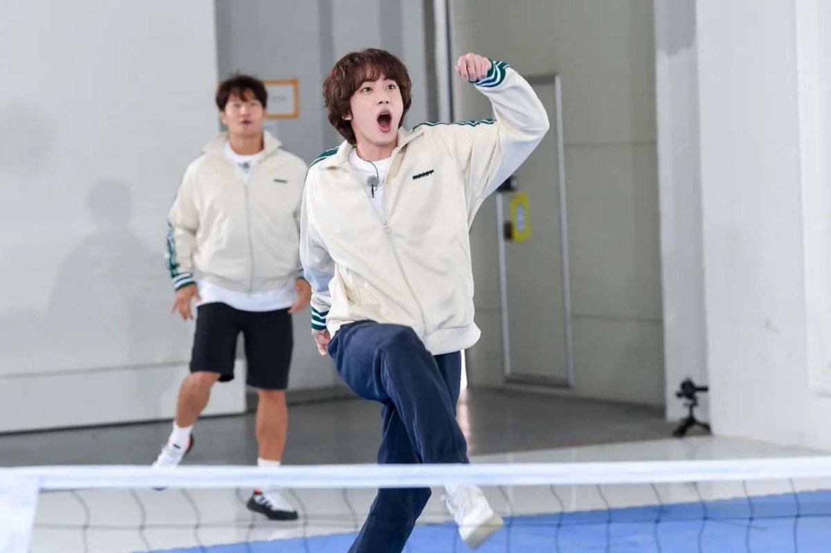 ForKSJ_SEOKJIN's tweet photo. Sbs_Runningman_sbs Instagram Update || 😍✨

[Behind] 
BTS Jin yang sangat menyukai 'Running Man'💜
Kamu akan muncul lagi lain kali, kan? (Tergantung)
CONGRATULATIONS JIN WE LOVE YOU JIN Jin Ramen wootteo jinnie seokjin
TEAM KIM SEOKJIN
#JinXRunningman
#KimSeokjin
#BTSJIN https://t.co/gaW5mEcShs