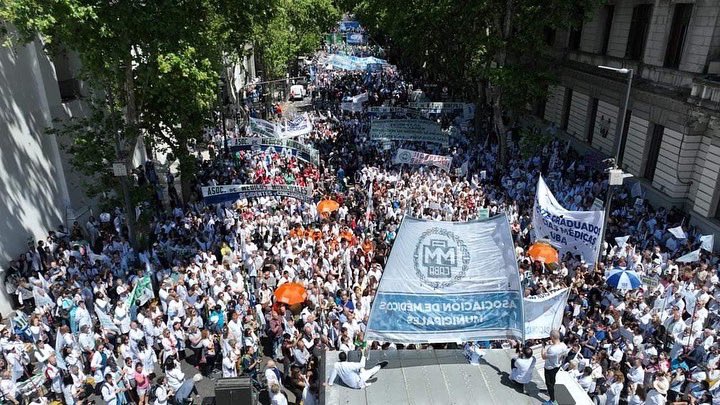 Carina Balasini tweet media