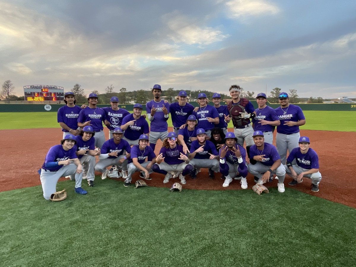 RangerBaseball_'s tweet photo. And Woodies Woodpeckers have won the Ranger College World Series!! With a commanding 10-2 win. Congrats to these guys! Come support us this spring on our journey to grand junction #junction #pistolsup #collegebaseball #pressuremakesdiamonds https://t.co/LMstQYZngM