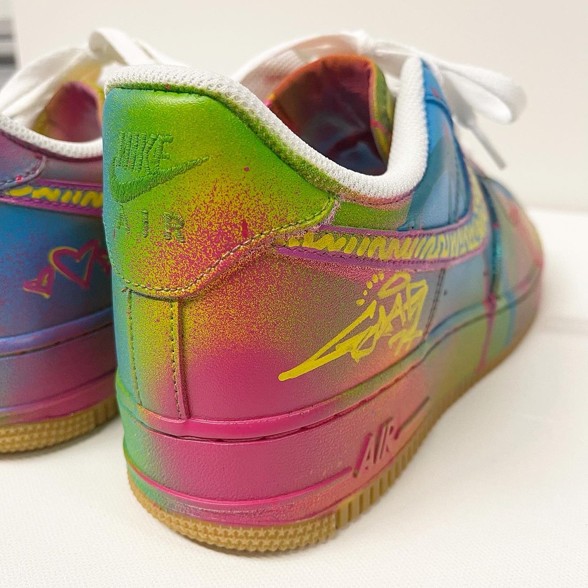 Went to work on some Air Force 1s with some #spraypaint, #drippaint, and #Krink #paintmarkers. Pretty happy about how they turned out. 😁👟#Nike #CustomSneakers #CustomKicks #NikeAF1 #graffitiart <a href="/Nike/">Nike</a> <a href="/NikeNYC/">Nike NYC</a> @KrinkNyc <a href="/MolotowPaint/">MOLOTOW™</a>