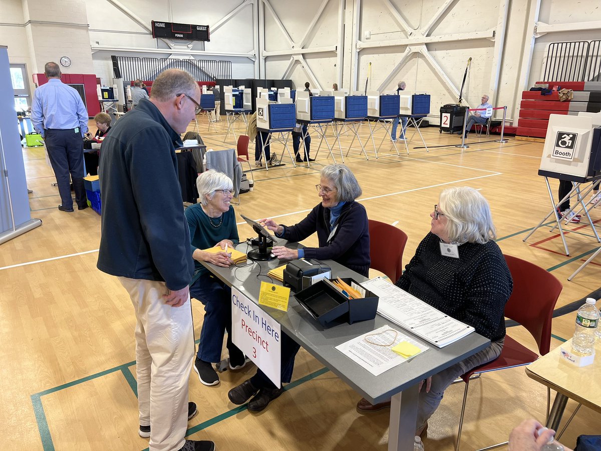 ElectJasonLewis's tweet photo. After a trip around the district we made it to Winchester where I cast my vote to for Democrats up and down the ballot. 

Let’s bring this home! #TeamJason https://t.co/L08gOq6CYL