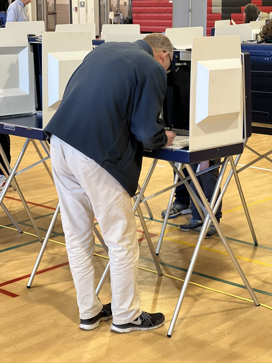 ElectJasonLewis's tweet photo. After a trip around the district we made it to Winchester where I cast my vote to for Democrats up and down the ballot. 

Let’s bring this home! #TeamJason https://t.co/L08gOq6CYL