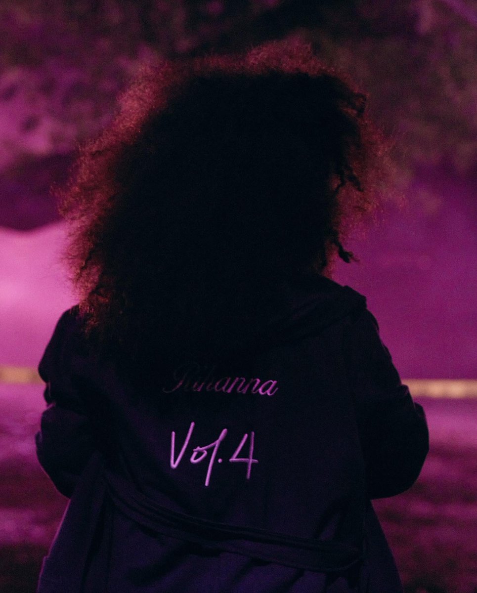Rihanna tweet media