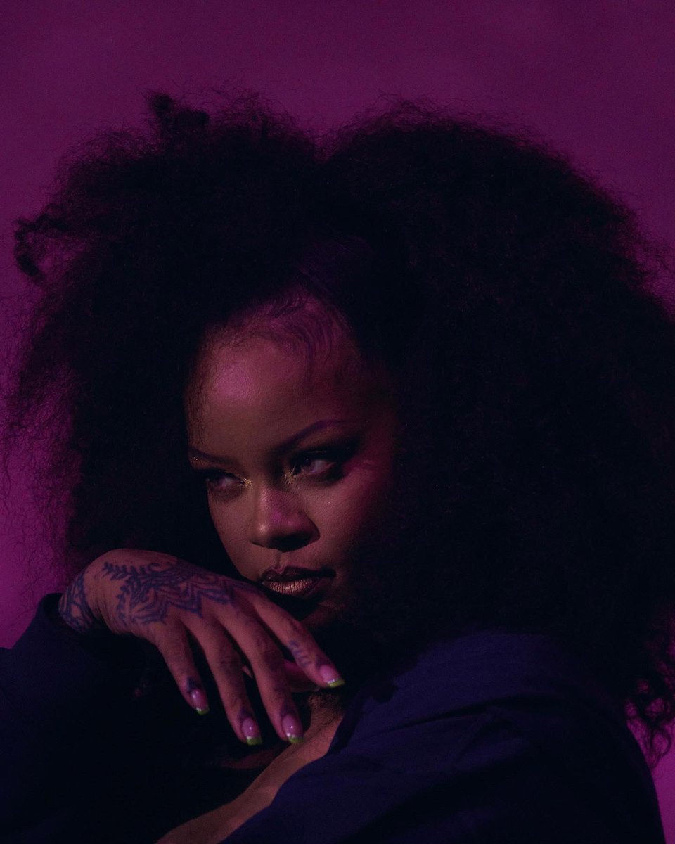 Rihanna tweet media