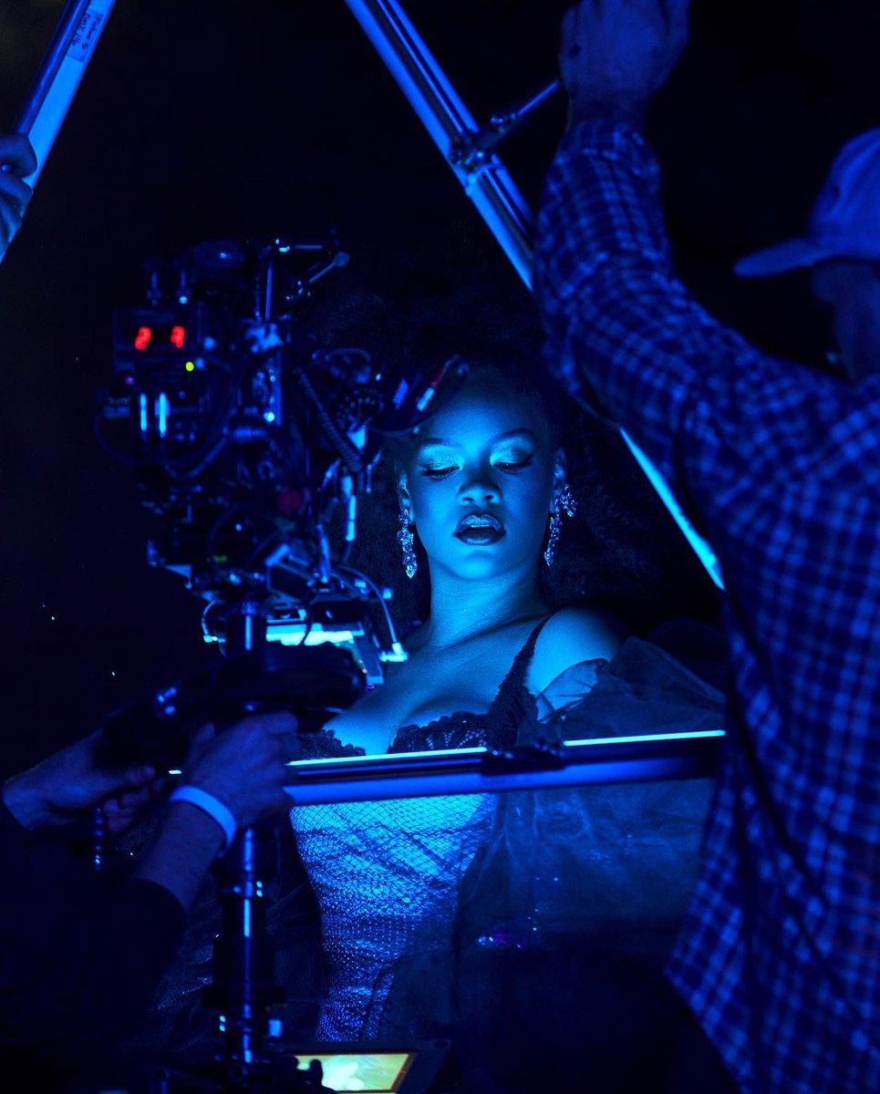 Rihanna tweet media