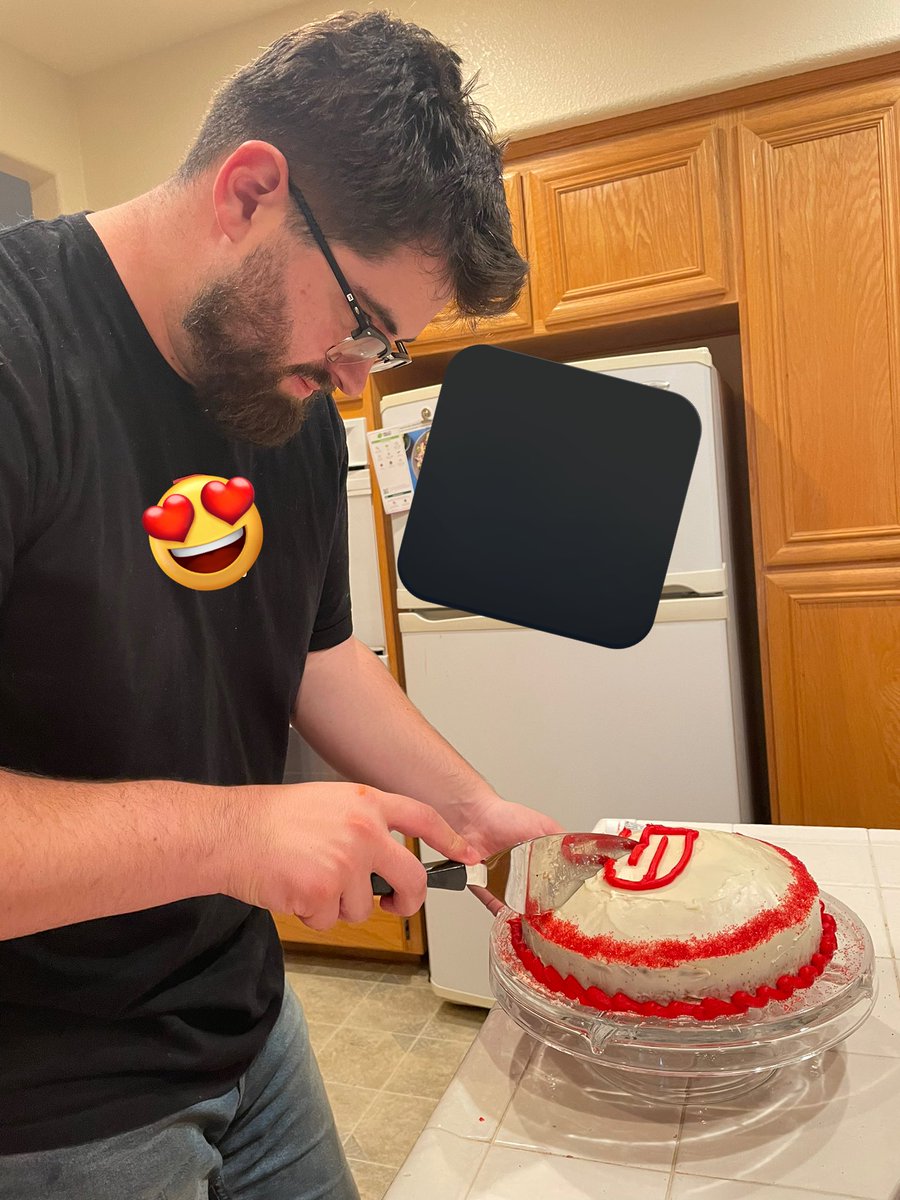MercedesDawg's tweet photo. Because why NOT made a @SirDimetrious themed cake?! https://t.co/hS2EIz3W9C