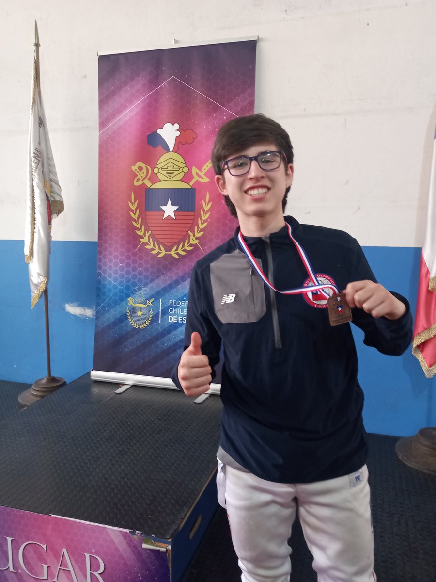 carlosperezzamo's tweet photo. Temp. 2022 ✅ 3er. Lugar nacional y clasificado a panamericano y mundial Bulgaria 2023. Descanso 3 semanas y de regreso a entrenamientos y pretemporada en España con selección nacional cadete. Gracias!! @Equipo_ALC @aluksicc #caletabay @muniptovaras @marceloptovaras #esgrima 🇨🇱🤺 https://t.co/hsLtLiQ1Z4