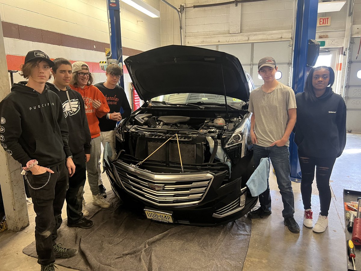 chs_technology's tweet photo. Automotive students carefully removed the front bumper of a 2017 Cadillac XT5 to repair a parking sensor that came loose. Saved 2 hours of labor costs. Great job! What an opportunity! https://t.co/cQj20HRYgd