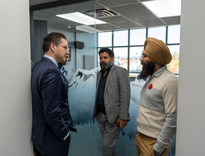 PierrePoilievre's tweet photo. Great conversation with Harjit Gill in Richmond today on Sher-e-Punjab Radio.

40-year high #JustinFlation is making life expensive for people. Conservatives will stop inflationary tax hikes and cap spending so people can take back control of their lives. https://t.co/AciDoyqvu1