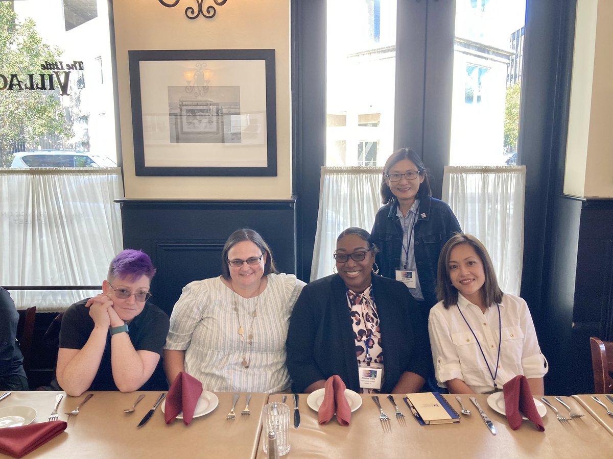 ProfJuliaChan's tweet photo. So excited to have ran a symposium at the #SWRM2022 Energy and Materials Symposium and what a great way to celebrate #FirstGenDay! @rtmacaluso @DrJasmineDrake @MeganButala @AltmanChemLab @BrgochChemistry @SaifulAdvMatLab @BaylorCBC https://t.co/lDU64MKNIO