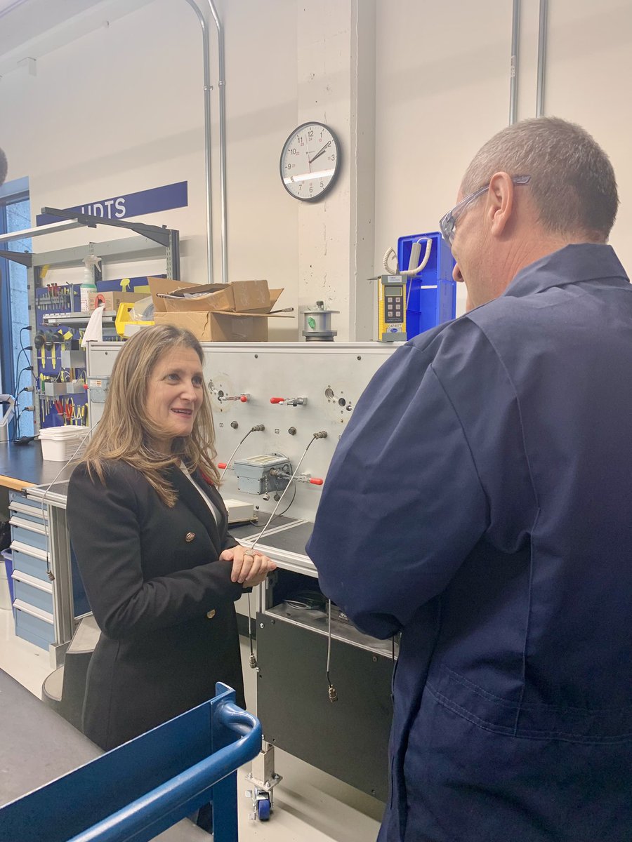 cafreeland's tweet image. Energy workers, like the ones I met today in Montreal, power businesses and homes from coast to coast to coast. By investing in them and the Canada we are all so proud of today, we can build an even stronger economy for the future.