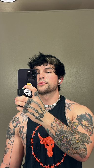 Kiss kiss https://t.co/xdlvtLYKFp