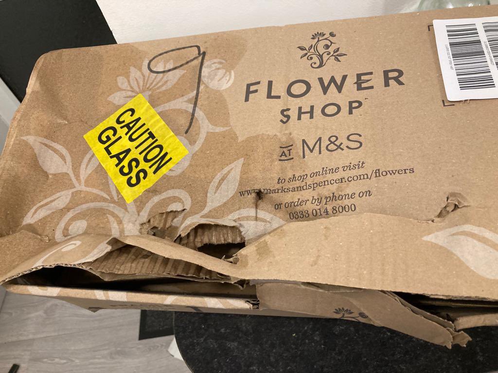 DomNairobi58's tweet photo. @marksandspencer Don’t be fooled by the M&amp;S picture.I shopped on line for their flowers and look what arrived today …nothing like the fancy picture on the website https://t.co/GIhxCXLQLH