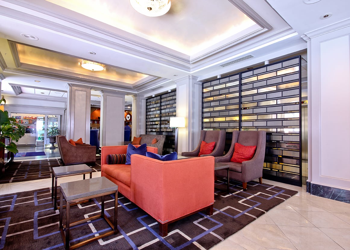 MontgomeryRoth's tweet photo. Pops of color and transitional furnishings give this hotel lobby design a welcoming aesthetic.
#hospitality #hospitalitydesign #hotel #hoteldesign #hotellobby #color #colorfuldesign #interior #hotelinterior #interiordesign #interiordesigner #transitional #transitionaldesign https://t.co/k8usUR5SD0