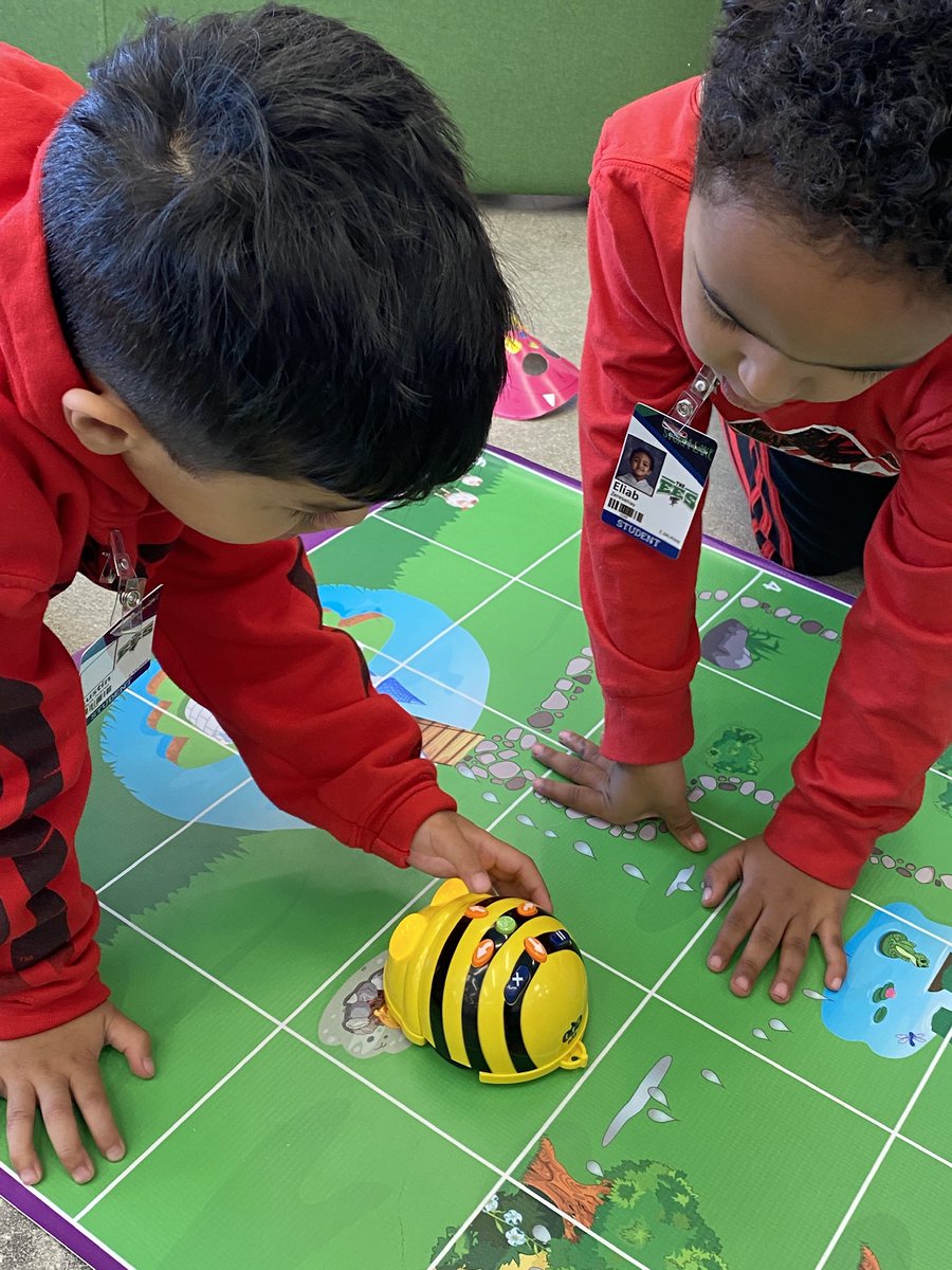 Happy National STEM Day! Everyday is an adventure teaching STEM to the Tinest Tornadoes at SLCSD &amp; I LOVE it! 💚🌪️💚 #TheEES #AmericasSchool #KinderSTEM #TKSTEM <a href="/IowaSTEM/">Iowa STEM</a>