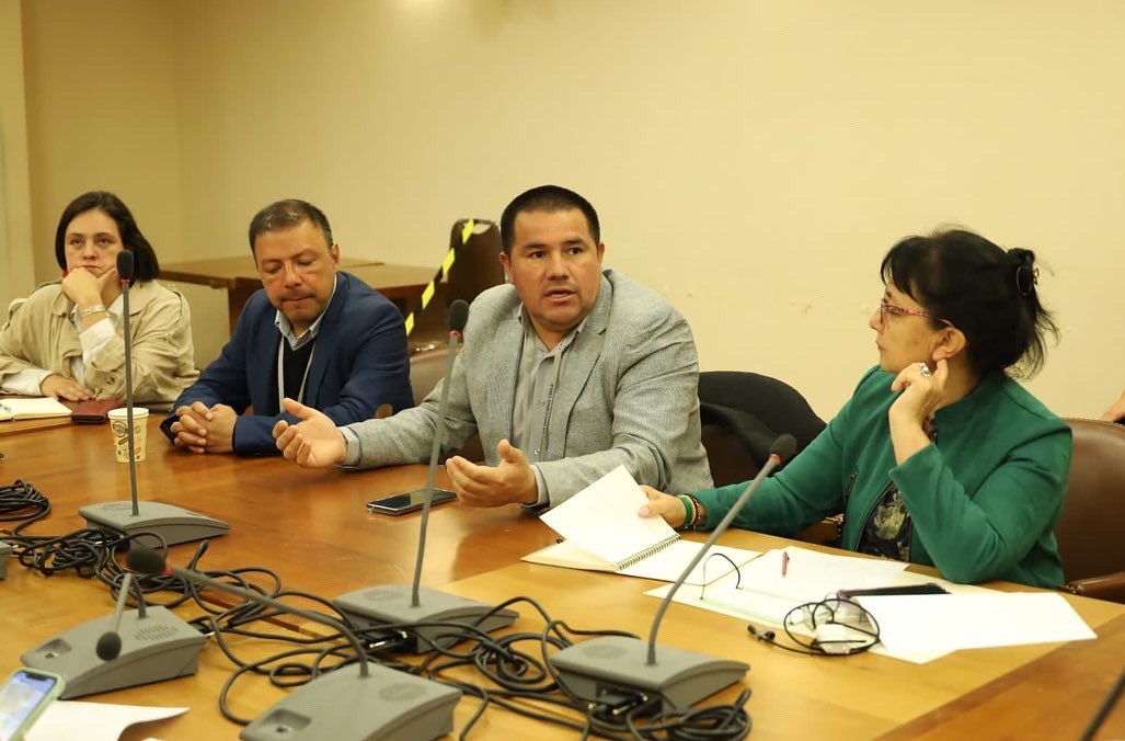 carolamarzan's tweet image. Junto a la Asociación de Municipalidades Región de Valparaíso @a_munisv, hoy trabajamos en acciones para mejorar la #seguridadpública del territorio. Este trabajo mancomunado entre gobiernos locales, gobierno central y el parlamento, facilita la acción efectiva en esta materia 👏🏻