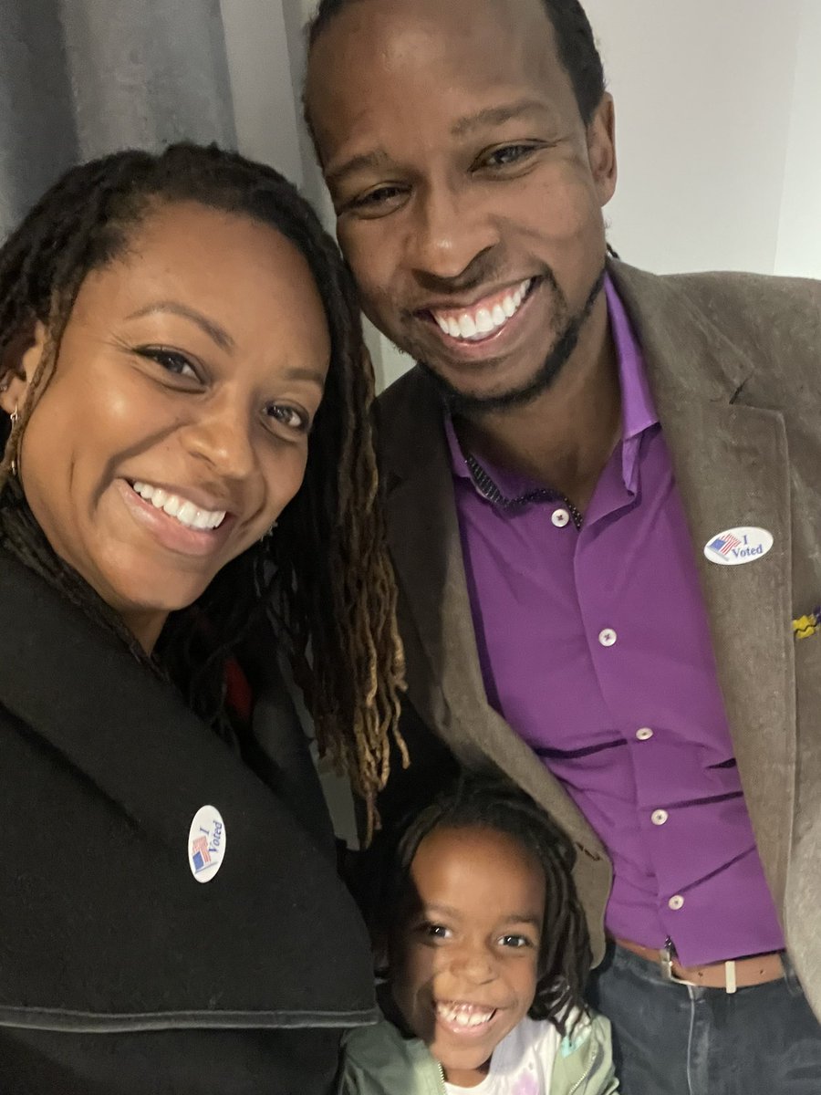 ibramxk's tweet photo. Our daughter asked Mama and Daddy to vote for the people who will “make the world a better place.” We did. And shout out to the last minute voters, in line, getting that vote in. https://t.co/kaCm5qXob5