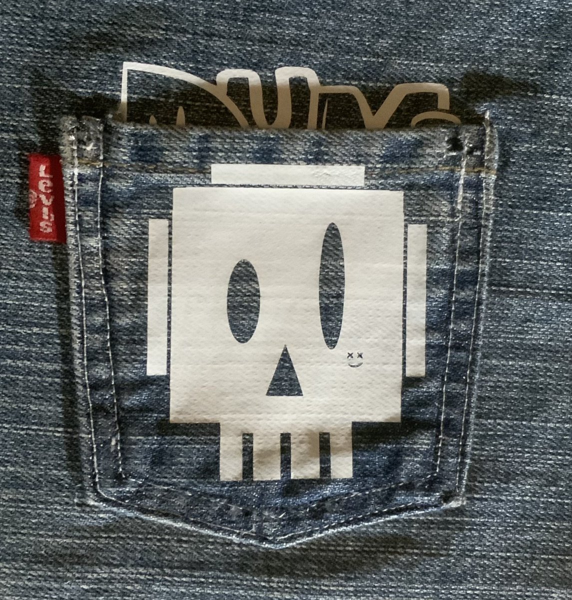 DumNFTs's tweet photo. 1 0f 1; Handmade

Vintage Levis and Dum Brand Collab on the way

👀👀👀

Stay Tuned to the madness to see what the scientist has produced 
👨‍🔬 👿 🧪 https://t.co/07j0MNJwCc