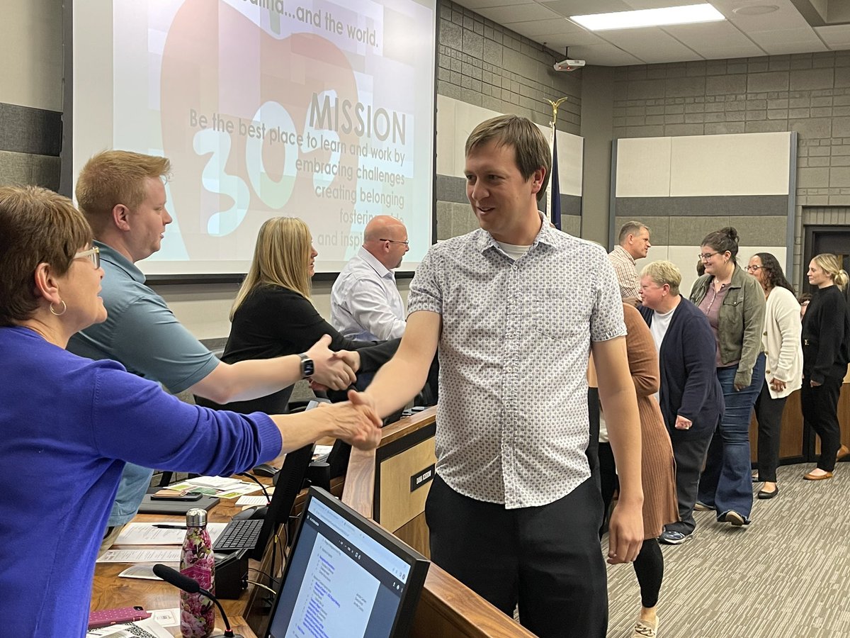 USD305's tweet photo. Congratulations to Cottonwood Elementary for their 2021 Challenge Award presented by Deena Horst, Kansas State Board of Education District 6 member. What a success story! They are truly making a difference in the lives of their students. #305GrowsGreatness https://t.co/W7evcGmWgx