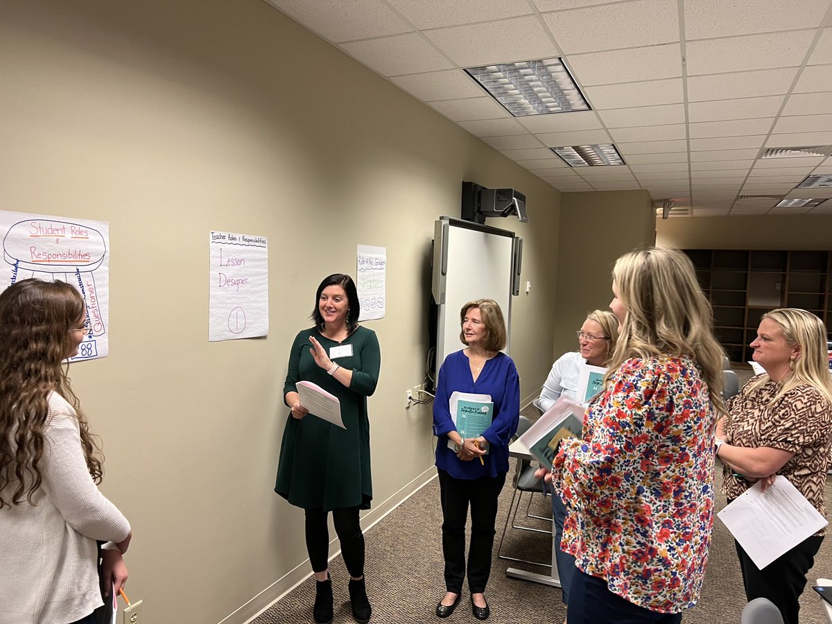 MrsDonnaHughes's tweet photo. Powerful conversations about questioning for formative feedback took place today @USASARIC during PCN @al_bpc. @SaralandSchools @SaralandMiddle @SaralandHigh #ThinkTime https://t.co/LCIHq0NNA0
