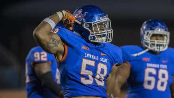 DarianOwens11's tweet photo. #AGTG Blessed to receive my First D1 offer from Savannah State university 🧡💙 @Coach_Daniels58 @CoachBowie_HHS @Coachadkinsd @aekelton @CIngram_85 @MsJametta  TRUSS THE PROCESS 💯 https://t.co/IqnLaBGTsY