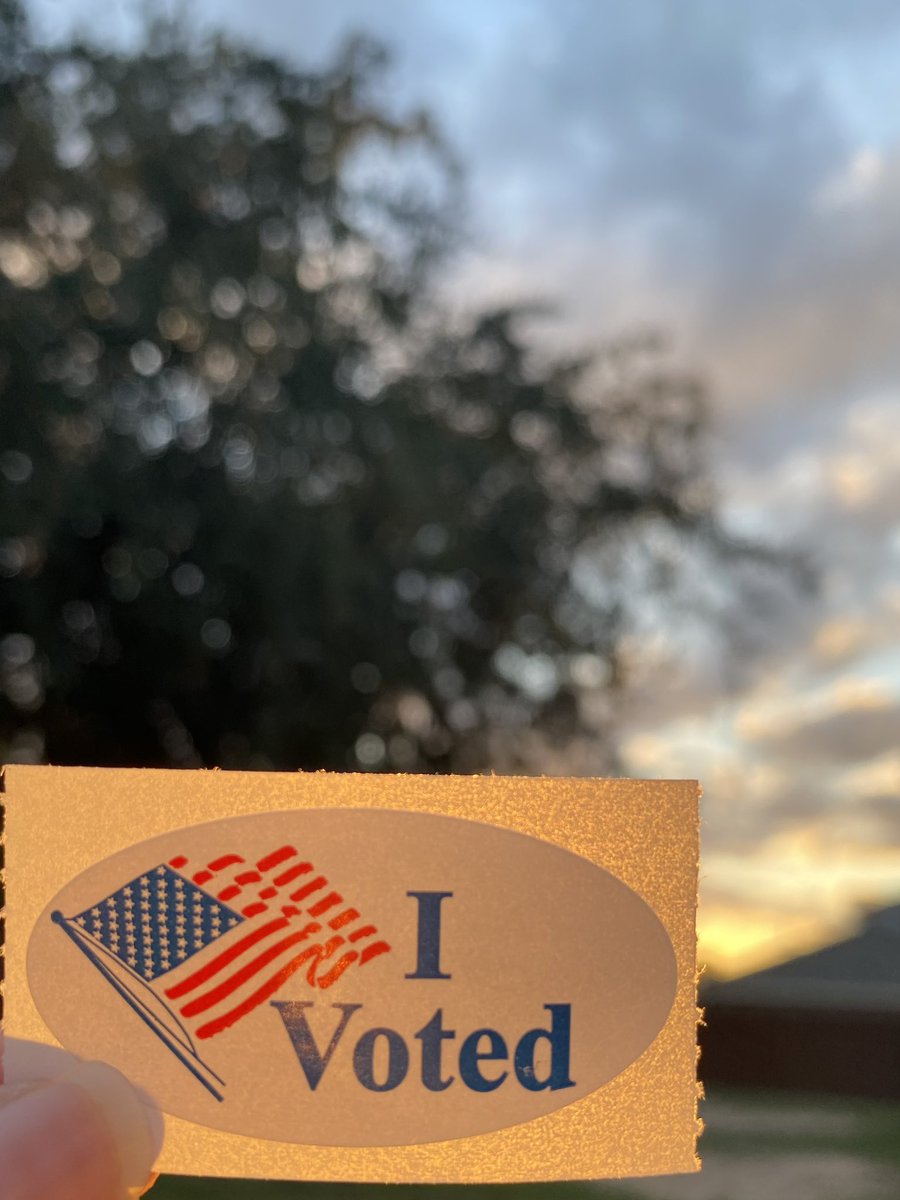 95_YesiB's tweet photo. Less than an hour left to make your voice heard! Your vote counts!
✊🏿✊🏾✊🏽✊🏼✊🏻 https://t.co/LRTp1MLj9W
