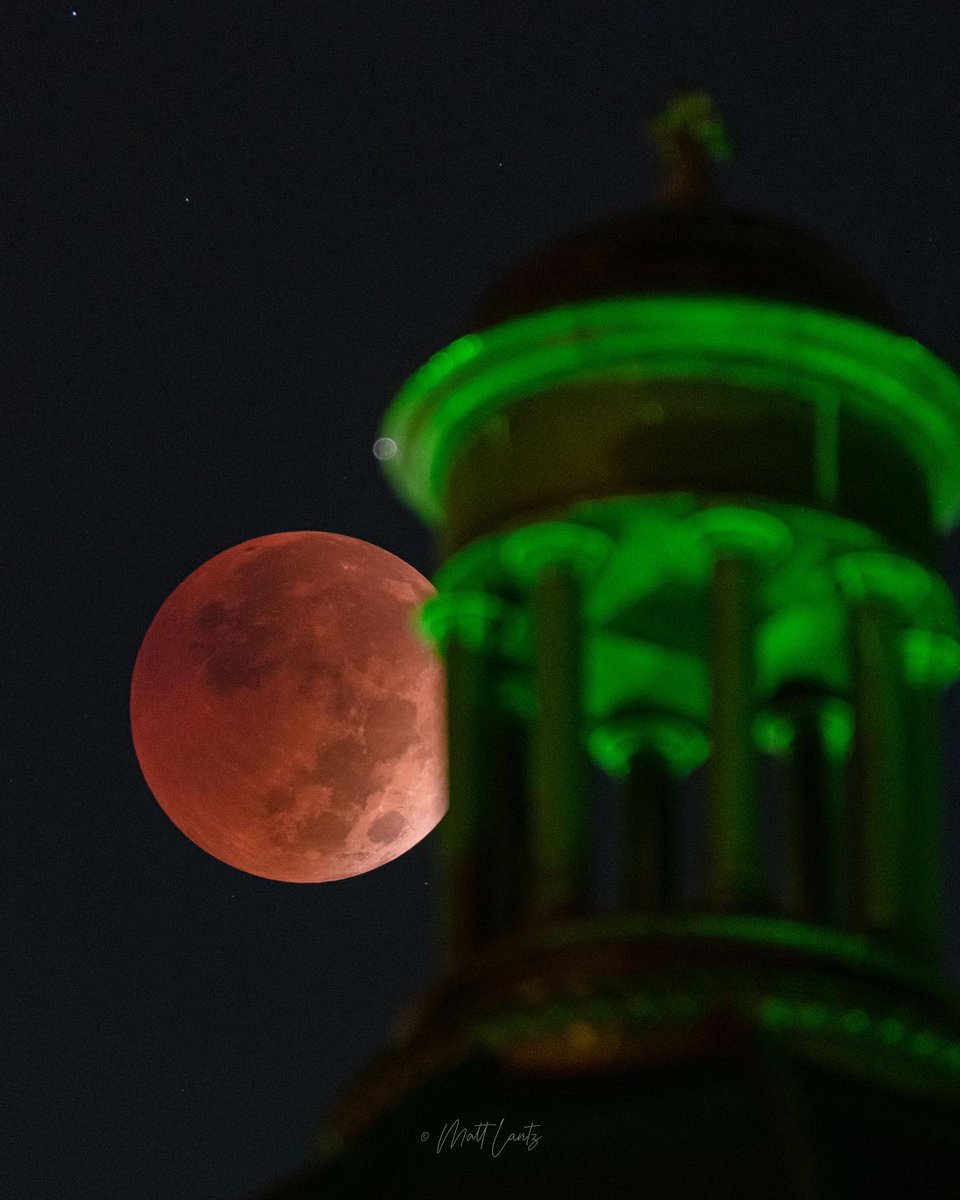 mattlantz's tweet photo. Discovered why the courthouse is lit green this week: to honor our veterans for Veteran’s Day observances this week as part of #OperationGreenLight.
Here are a few more photos from the eclipse this morning:
#LunarEclipse #lunareclipse2022 #BloodMoon #BeaverMoon #BeaverBloodMoon https://t.co/rdIwWOSqxu