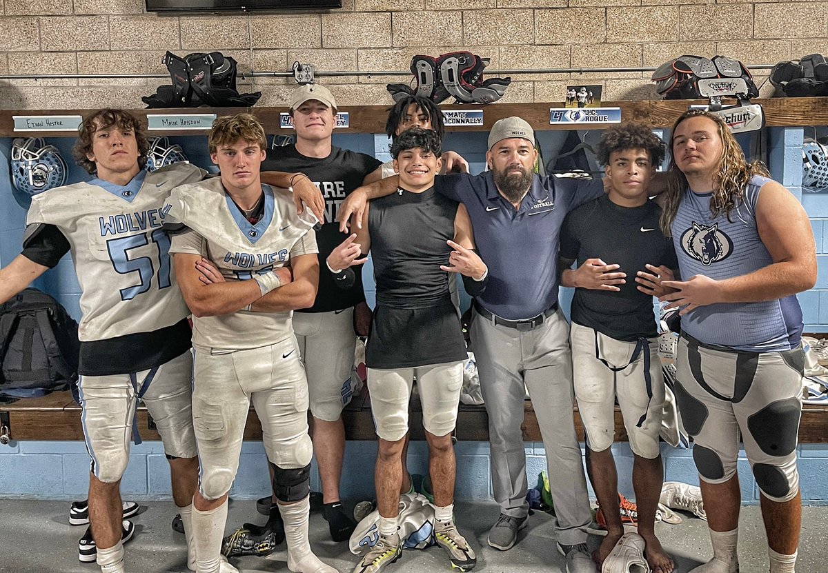 To the ⛓ELITE⛓ seniors…
The last 4 has been a hell of a ride! 🇺🇸
#smallgymbigresults 

<a href="/NewsomeWolvesFB/">NewsomeWolvesFootball</a> #bleedblue #TOUGH22 
<a href="/TylerEdwards_80/">Tyler Edwards 6’5 230</a> <a href="/Jcroque12/">JC Roque J.R ✞</a> <a href="/MattConnally28/">Matthew Connally</a> <a href="/AlbertSoto21/">Albert Soto</a> <a href="/Tanner_easley11/">Tanner Easley</a>