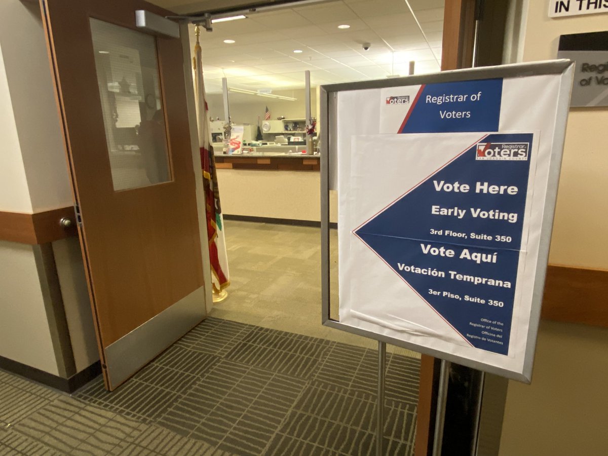 orko_manna's tweet photo. #ElectionDay : There is a steady stream of people coming to the San Joaquin Registrars Office in #Stockton to cast their ballots! Voters tell us they want to make their voices heard. @kcranews #Election2022 #Commitment2022 https://t.co/11sJGLI44A