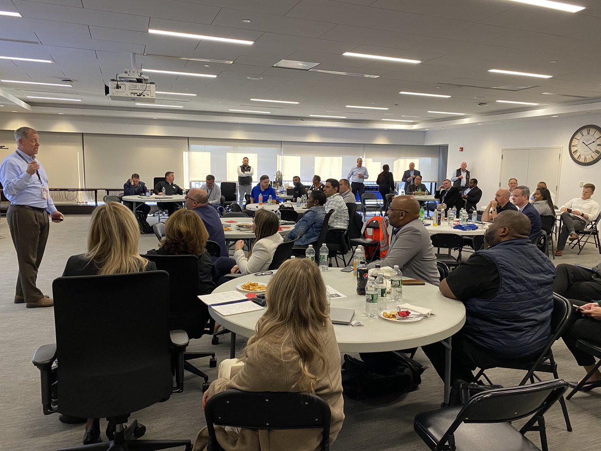 Lou Farinaccio tweet media