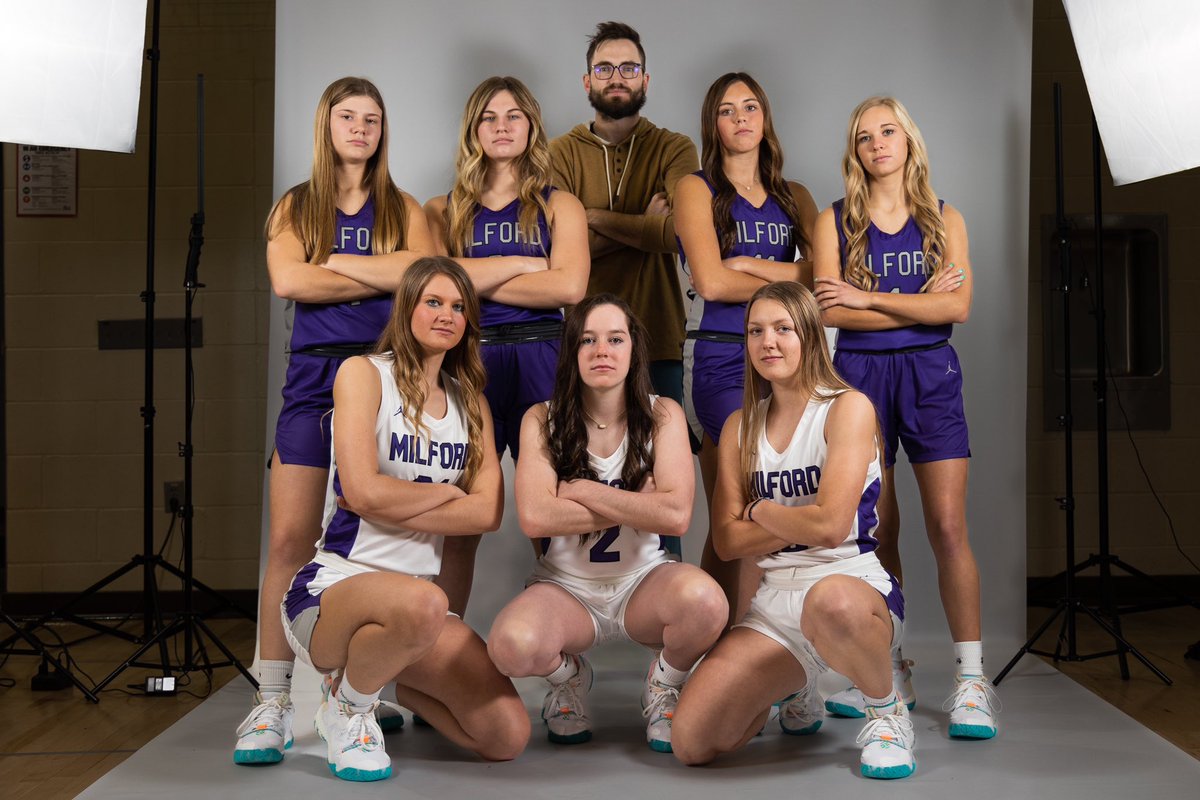 bmowinkel's tweet photo. Had Media Night for the Girls BB team tonight and had a blast! Took a couple hundred pics but I think one tops them all! 
Title: “When you can ball and math…” https://t.co/rr9nz0vyKd