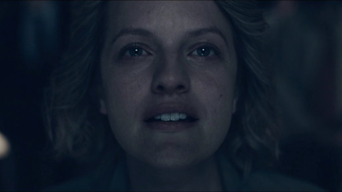 handmaidstalebr's tweet photo. Nessa temporada, June está do jeito que a gente conheceu na 1ª temporada, não há desespero por matar e nem atitudes impensadas. Ela tem compaixão, não existe mais a sede de vingança de antes. Agora, seu único objetivo continua sendo resgastar a Hannah #HandmaidsTale https://t.co/1Zv3aq9jlK