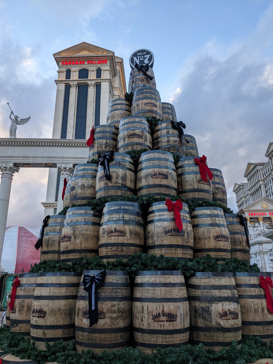 And not a day too early! Merry Jack Daniels Christmas to you all 🎉🥃🎄 #JackDaniels #whiskey #sourmash #Tennessee #LasVegas #Caesars #Christmas2022 #early #WhiskySanta #Whisky #America