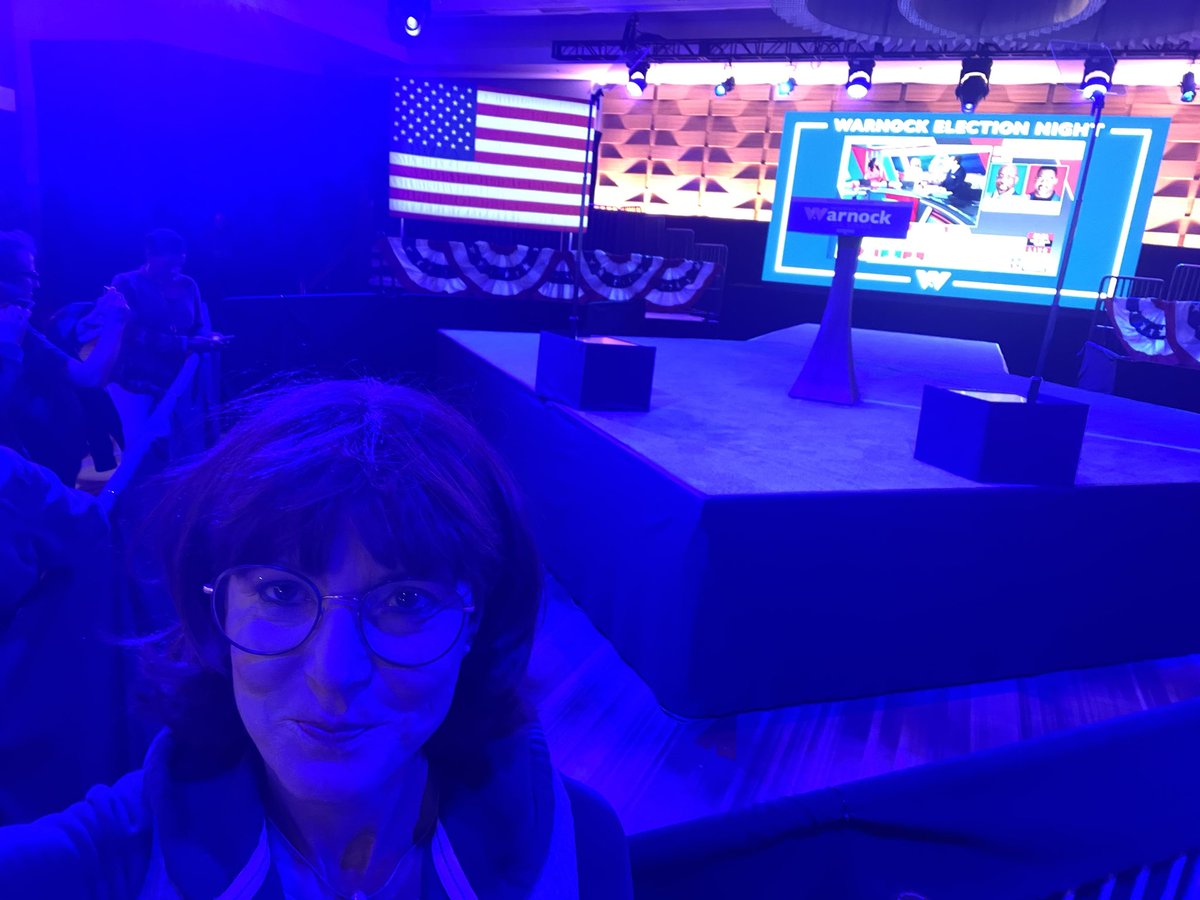 ninabarth_hsb's tweet photo. @WesselFelix Grüße aus Atlanta, Georgia, von der Wahlparty Warnocks. Ob er was zu feiern hat…abwarten. https://t.co/1n6Qtku5lr