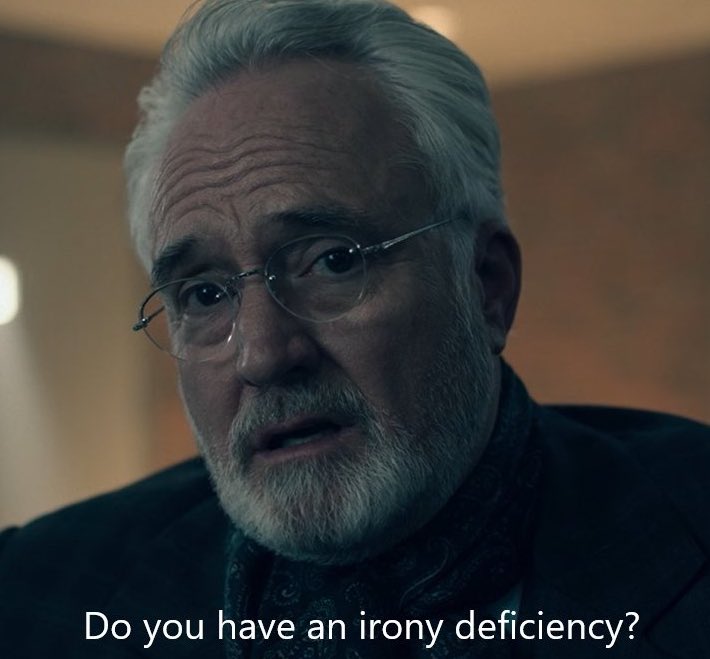 handmaidstalebr's tweet photo. Até agora: 
Comandante Lawrence é o “vilão” da temporada 
Mark Tuello o “herói” da temporada #HandmaidsTale https://t.co/aKYmUyiHNY