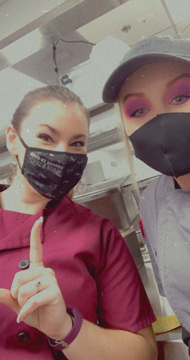 BritneeHogue's tweet photo. from 2 years ago in Colorado as trainers.. to now, elizabeth’s first opening as a coordinator, and my first opening as a manager.❤️🌶 the growth is beyond real.🥺 #chilisgrow #chilislove #nro #chilihead @dougcomings @xoelenamichelle @Chilis @ChilisJobs https://t.co/WPIXstMOy5