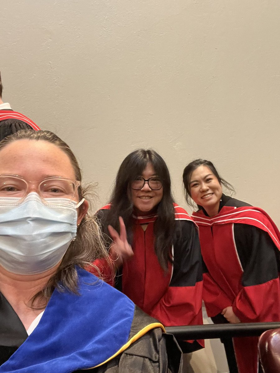 <a href="/UofTPharmacy/">Leslie Dan Faculty of Pharmacy</a> We had a great day celebrating all the #PharmSci grads! A few photos of grads from <a href="/PardeeLab/">Pardee Lab</a> <a href="/KelleyLabs/">Kelley Laboratory</a> <a href="/cumminslab/">Cummins Lab</a> and Uetrecht lab!