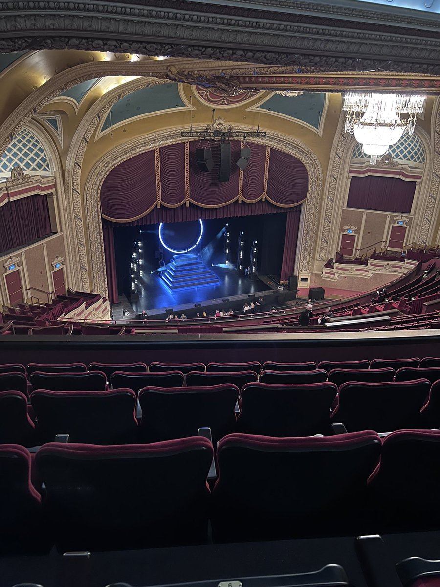 officialdartyn's tweet photo. he is but a spec of dust on the screen https://t.co/hAm8U4PeRt