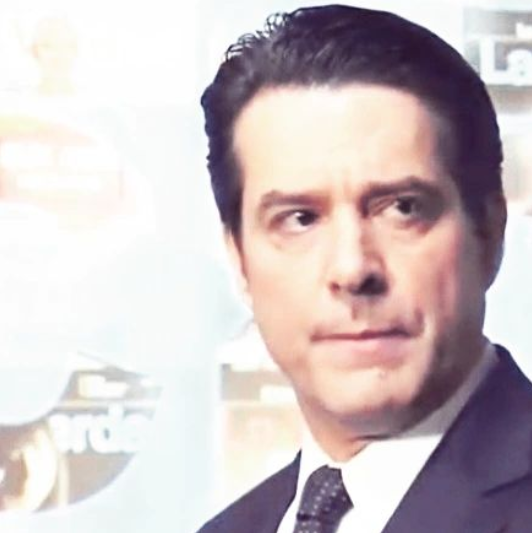 angfammiguel's tweet photo. Ay papá 😍😍😍Siempre tan bello mi @MDeLeon_Oficial bello 😍😍
Mi villano favorito... Adoroooo 💕💕
🎬 Recortes
🎭 Miguel De León, La Virgen De La Calle, 2014
#MiguelDeLeón #RogelioRivas #LaVirgenDeLaCalle #Televen #De2014 https://t.co/F7RyZTI7RK
