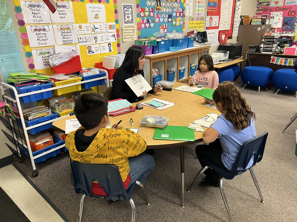 Great things happening with literacy routines at Oak Grove!  Had a chance to see some of the very intentional change ideas to improve literacy across the grade levels with the support of @LizSpindler6 <a href="/MissOrodriguez/">Odilia Rodriguez</a> <a href="/mrs_lophillips/">Lori Phillips</a>