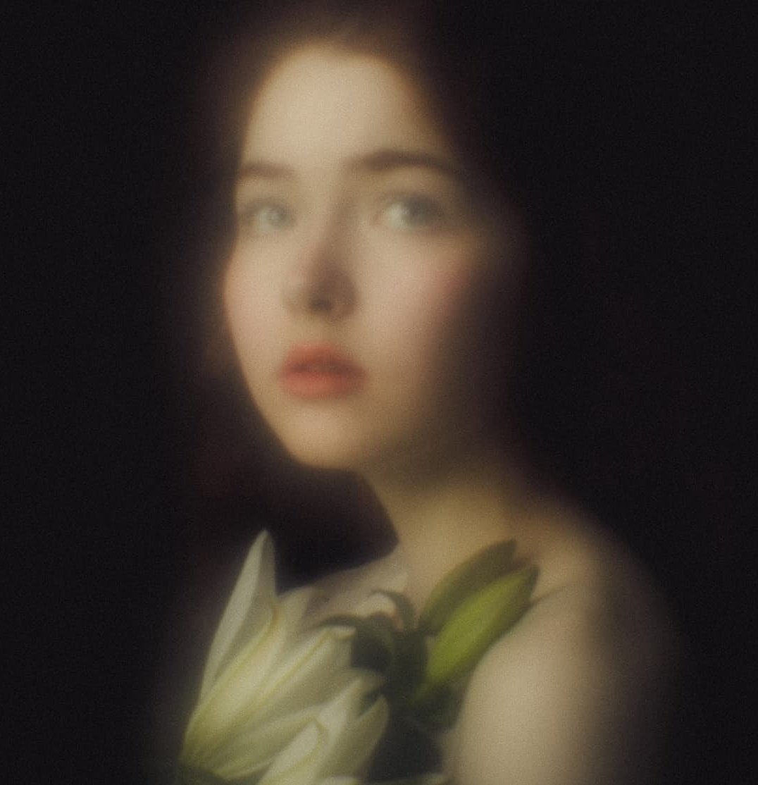 ❝ ▬▬▬ (𝚀𝚞𝚎 𝚎𝚕 𝚌𝚘𝚕𝚘𝚛 𝚍𝚎 𝚖𝚒 𝚌𝚊𝚋𝚎𝚕𝚕𝚘 𝚛𝚎𝚙𝚛𝚎𝚜𝚎𝚗𝚝𝚎 𝚎𝚕 𝚏𝚞𝚎𝚐𝚘 𝚍𝚎 𝚖𝚒 𝚜𝚎𝚛) ❞

⠀ ⠀ ⠀ ⠀▬ᯬ▰ (𝑹𝑶𝑺𝑬 𝑮𝑹𝑨𝑵𝑮𝑬𝑹-𝑾𝑬𝑨𝑺𝑳𝑬𝒀)

 ᜰ ⦂ (𝐃𝐞𝐬𝐜𝐞𝐧𝐝𝐢𝐞𝐧𝐭𝐞 𝐝𝐞 𝐑𝐨𝐧 𝐖𝐞𝐚𝐬𝐥𝐞𝐲 𝐲 𝐇𝐞𝐫𝐦𝐨𝐧𝐢𝐞 𝐆𝐫𝐚𝐧𝐠𝐞𝐫)

RT?｡