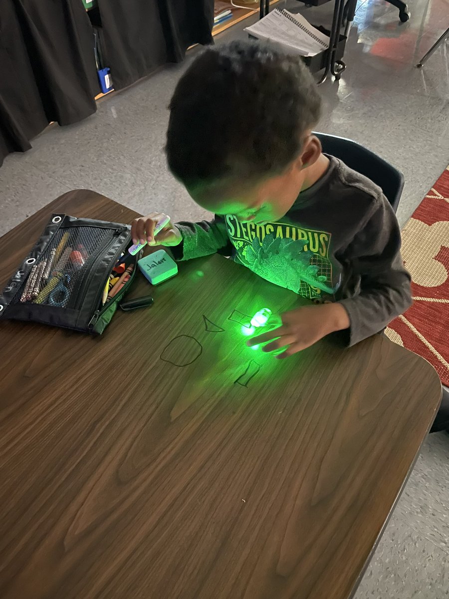 Kelly Hain tweet media