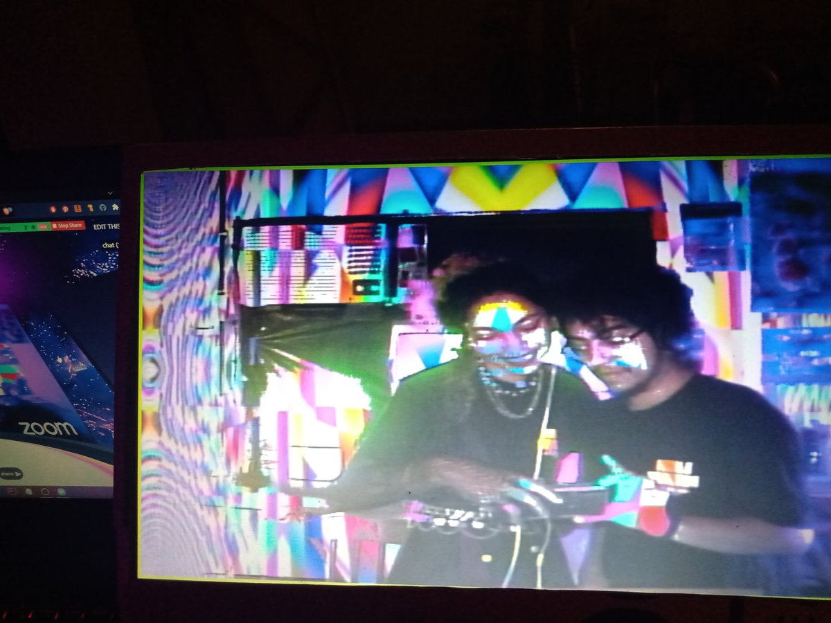semtemp0irma0_'s tweet photo. Live com o @lamadomangue 💜 no metaverso da
 @apupiladilatada https://t.co/msrkVRzLxV