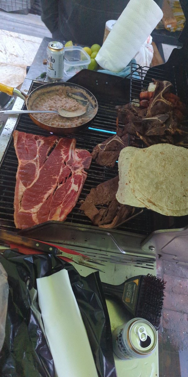 MundoH511's tweet image. Nothing better on a California rainy day