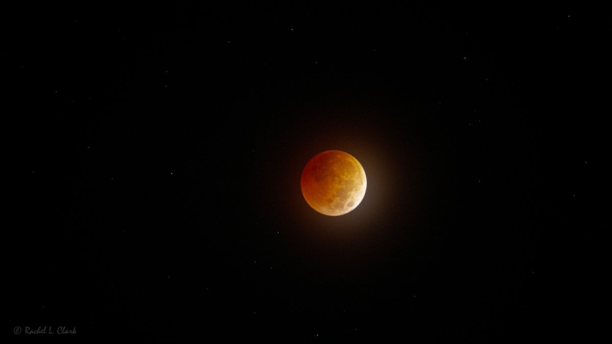 Blood moon and night sky, November 8, 2022. #bloodmooneclipse #lunareclipse2022 #Eclipse2022