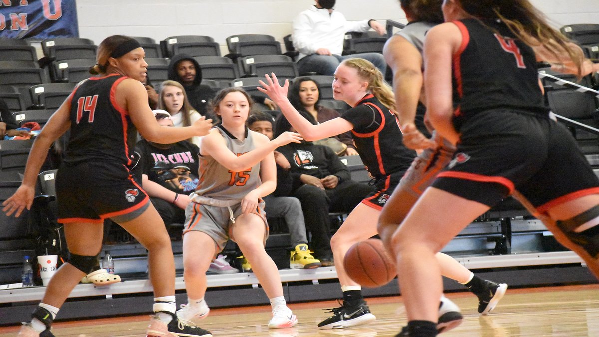 A record-setting night by Madison Cox and a double-double by Gracie Jervis lifted #UnionWBB to the first win of the Aleka Carr era Tuesday night.

#RepTheU

➡️➡️➡️ bit.ly/3fQB27i