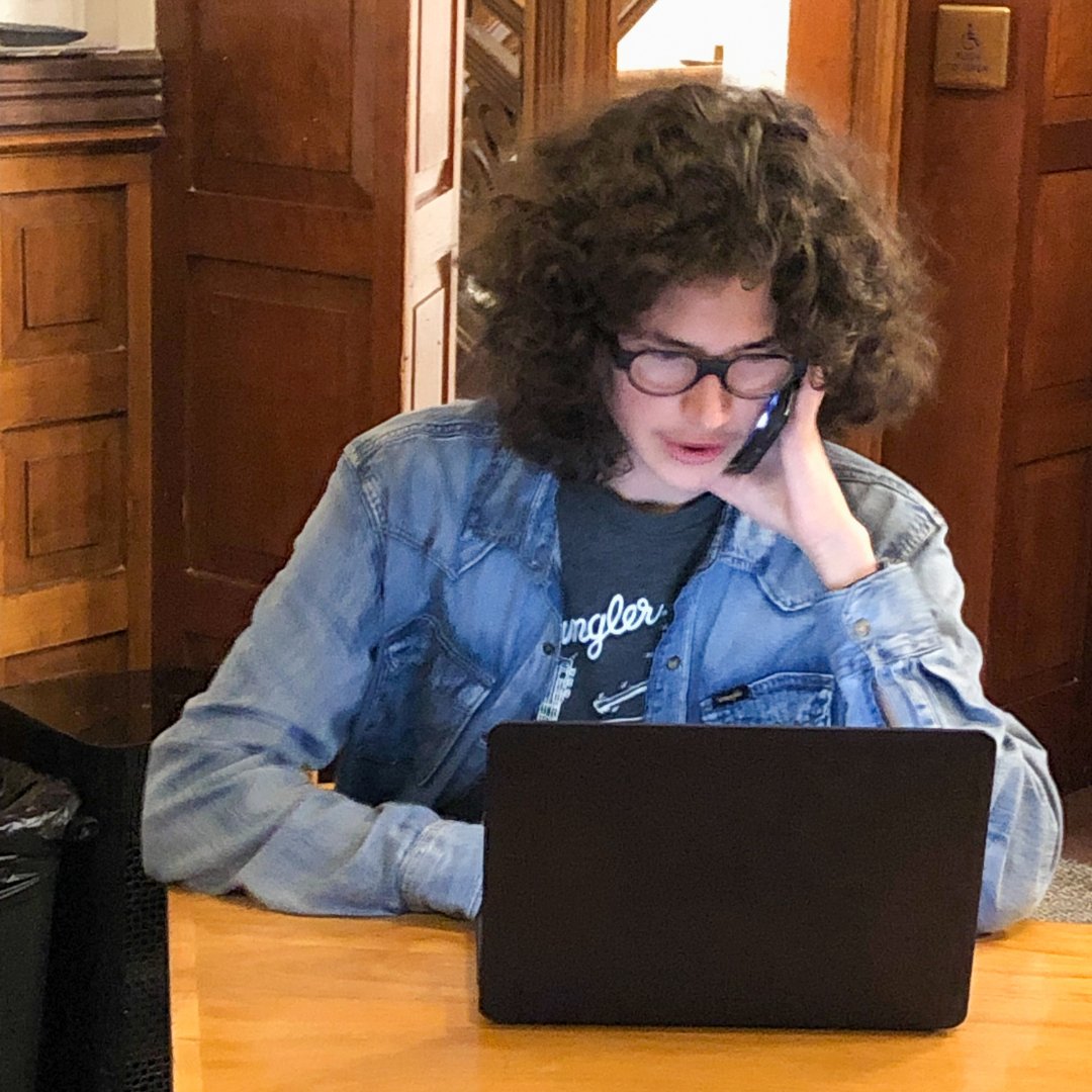 commschool's tweet photo. Even if you can't yet vote, you can still help get out the vote. Last week, Jay ’24 (photo credit) and Wyatt ’24 hosted a nonpartisan voter registration drive after school at Commonwealth. #ElectionDay https://t.co/U6yQrkaNjZ