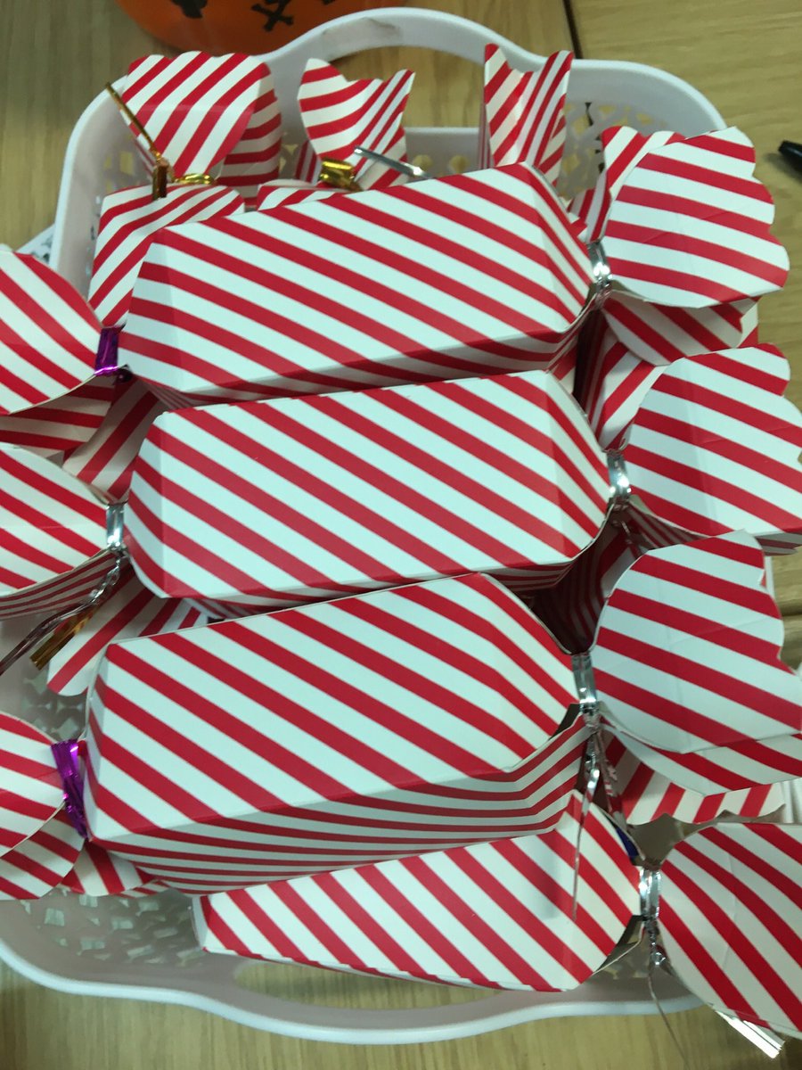 Gateway_LLW's tweet photo. Hectic day today in The Sweet Market! #ChildrenInNeed2022 #Localofferlive #openmorning #Christmas bags - allergy checking, making sweet bags and sweet boxes https://t.co/uQA7W05O9K