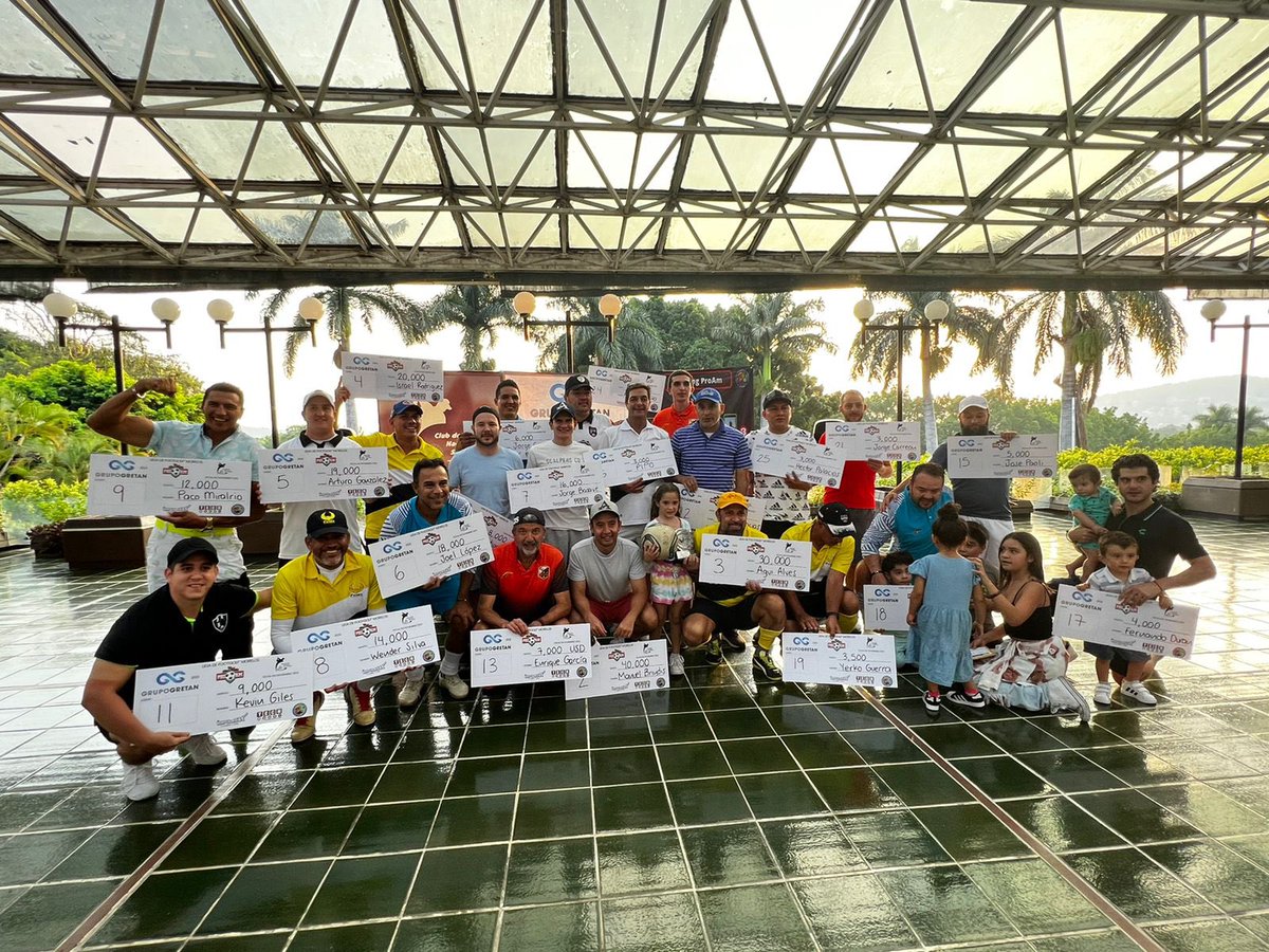 FootGolfMorelos's tweet photo. 🟢🔴 ⚽️⛳️  PRO AM 2022 ⛳️⚽️🔴🟢

🥇 🏆 Enrique Reyes  🏆
🥈 Manuel Brindis
🥉 Agui Alves 

💥 Más de 💲3️⃣0️⃣0️⃣,0️⃣0️⃣0️⃣ en efectivo entregados a los 26 mejores jugadores.

#FootGolf #FMFG #LFGM #ProAm #GrupoGretan https://t.co/iGsp7IA6xH